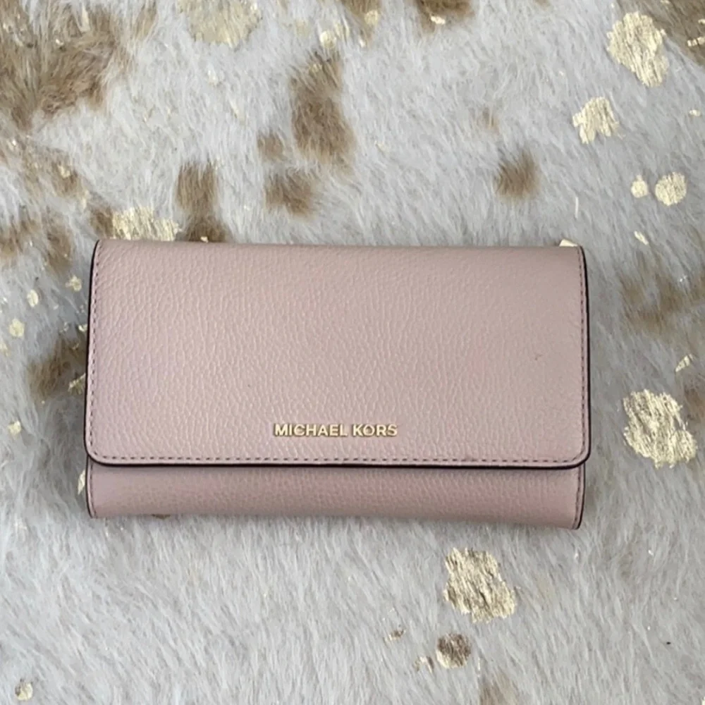 MK Wallet - Picture 1 of 4